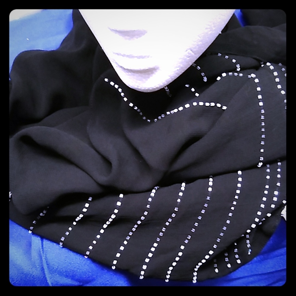 Valerie Steven's Rayon black w/ white beads scar